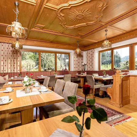 Gaestehaus Gratlspitz Альпбах
