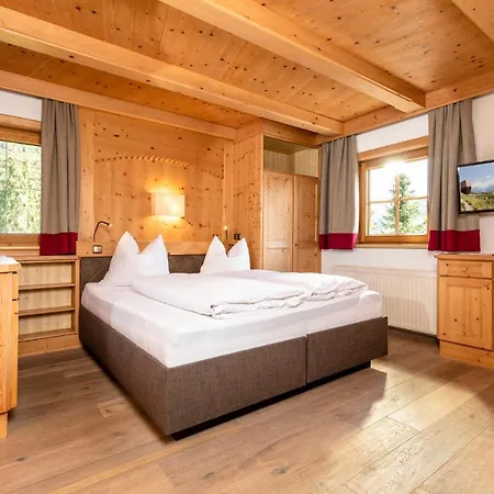 Gastehaus Gratlspitz Guest house Alpbach